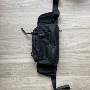 REI Co-op Trail 5 waistpack / fannypack